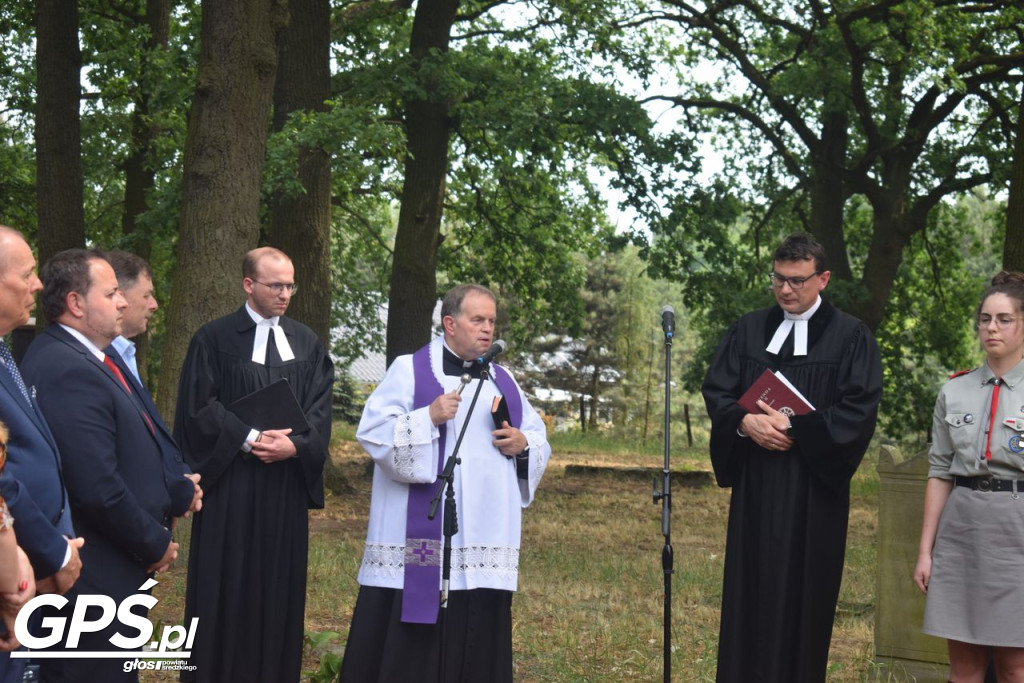Odsłonięcie tablicy w Boguszynku