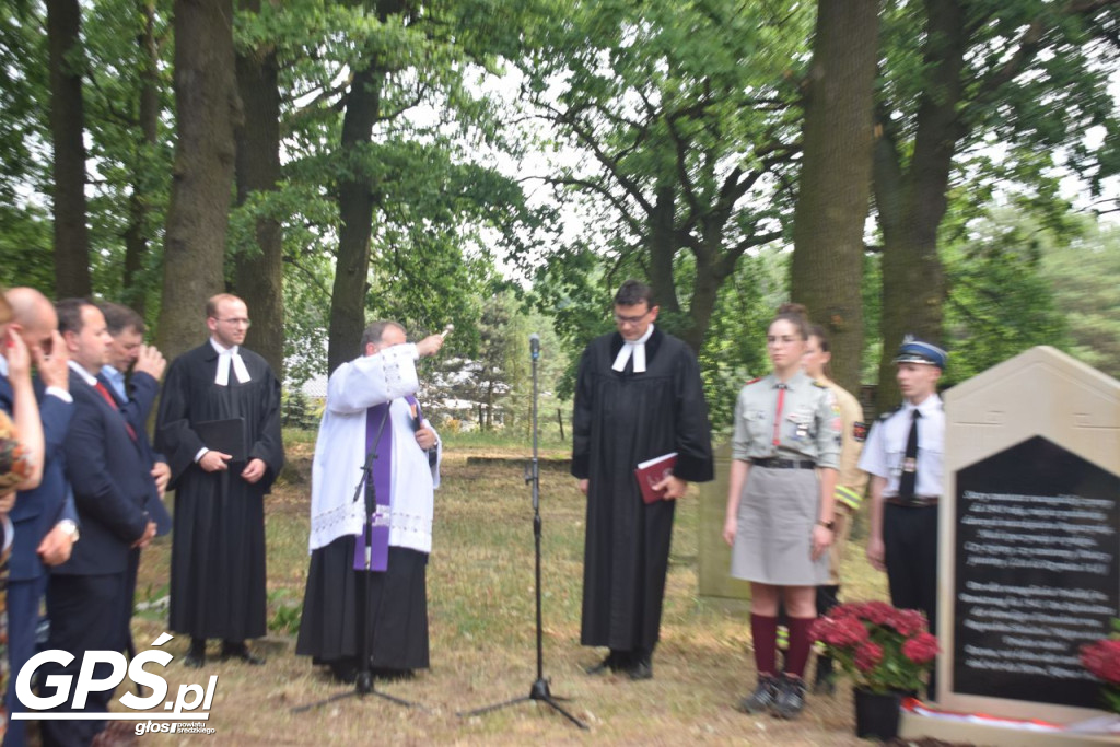 Odsłonięcie tablicy w Boguszynku