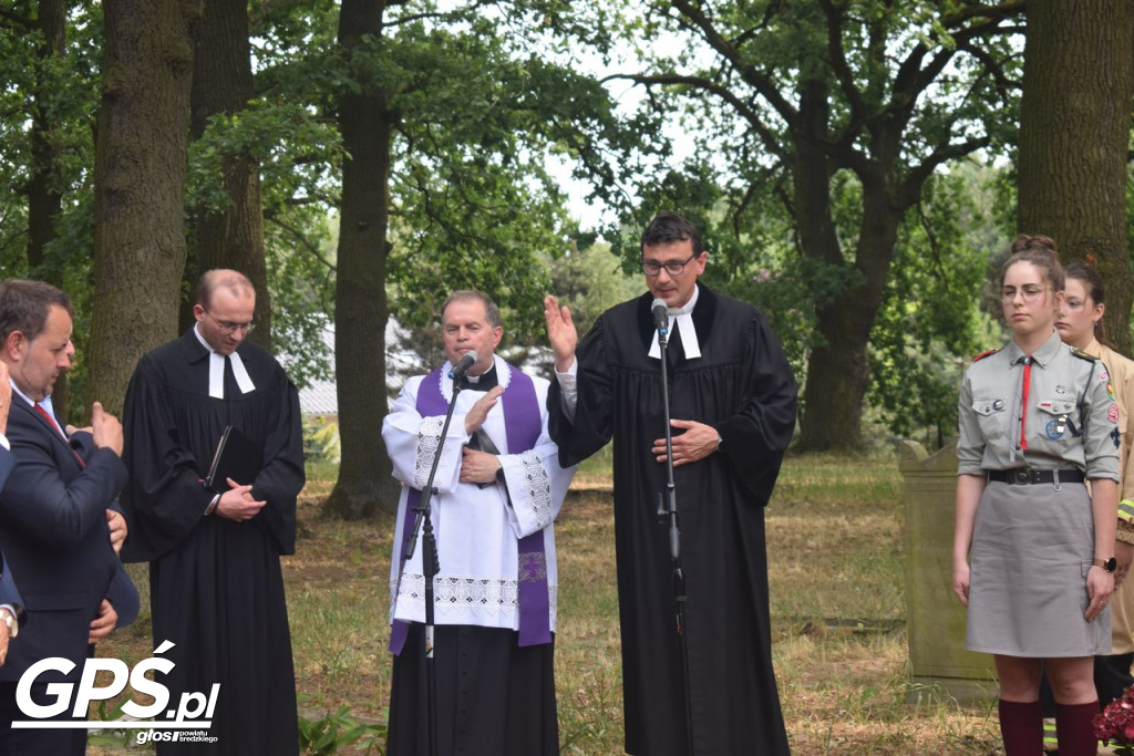 Odsłonięcie tablicy w Boguszynku