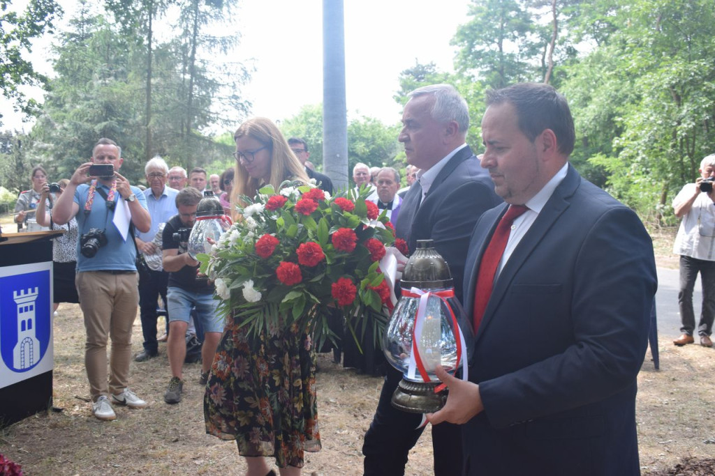 Odsłonięcie tablicy w Boguszynku
