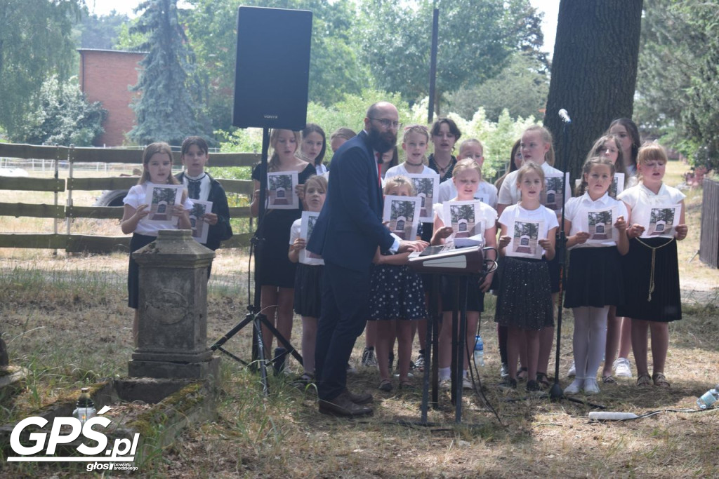 Odsłonięcie tablicy w Boguszynku