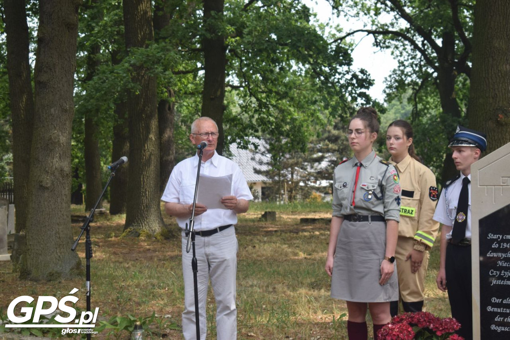Odsłonięcie tablicy w Boguszynku
