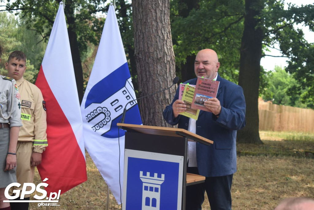 Odsłonięcie tablicy w Boguszynku