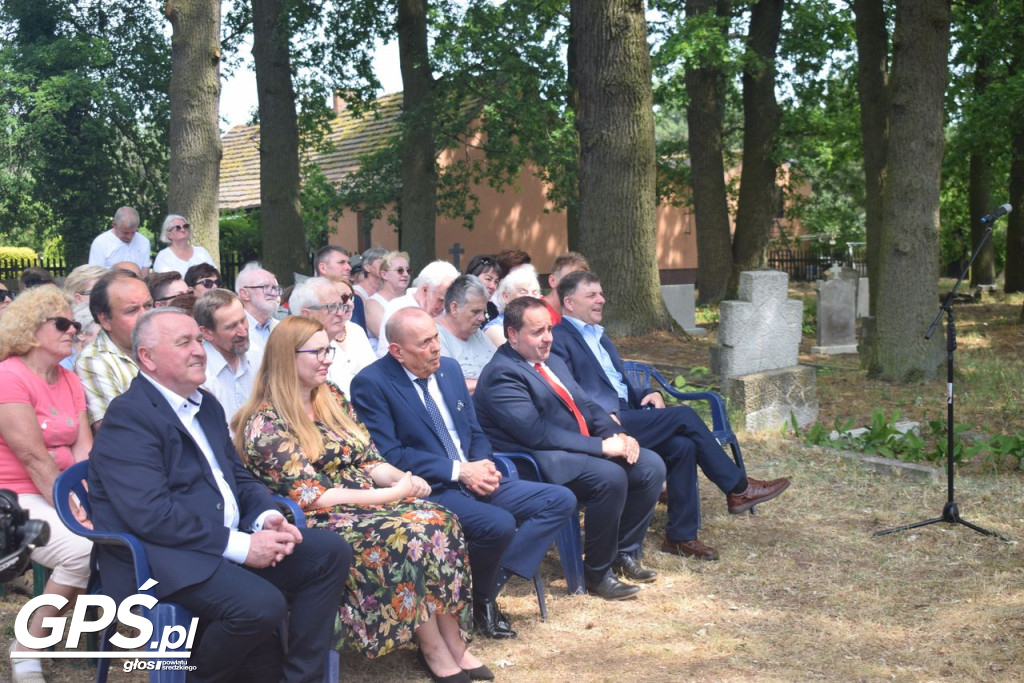 Odsłonięcie tablicy w Boguszynku