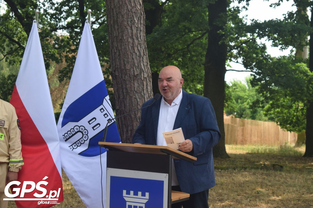 Odsłonięcie tablicy w Boguszynku