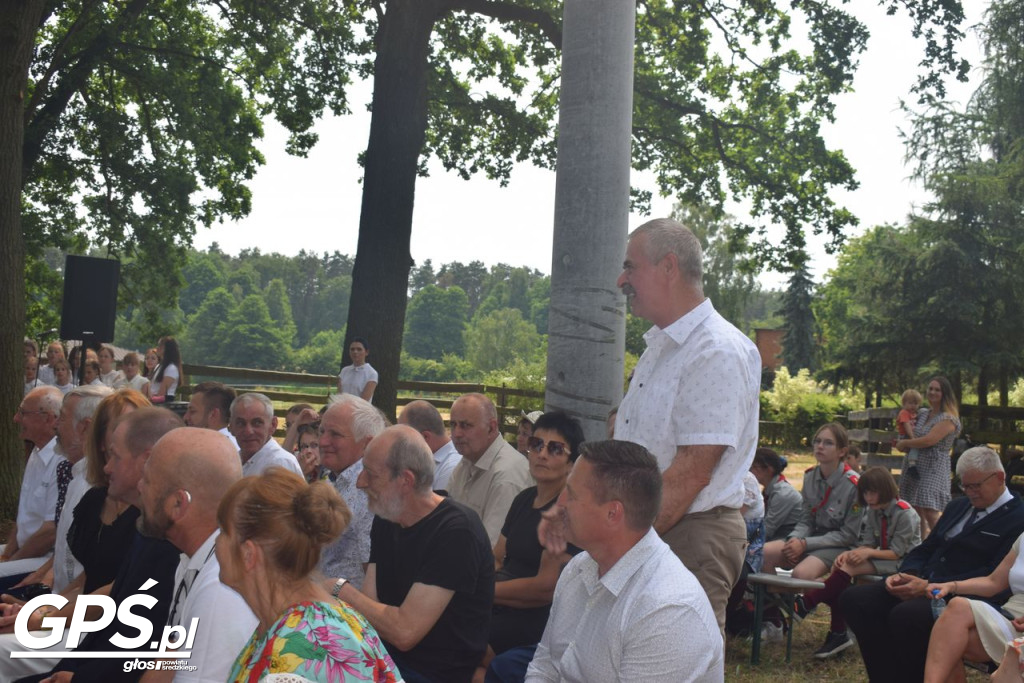 Odsłonięcie tablicy w Boguszynku