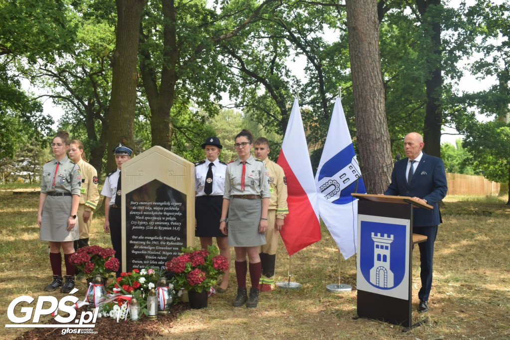 Odsłonięcie tablicy w Boguszynku