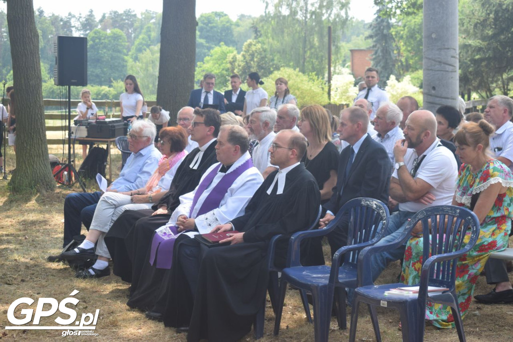 Odsłonięcie tablicy w Boguszynku