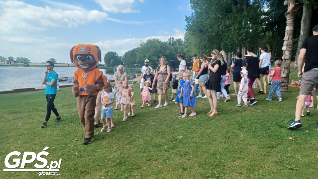 Festiwal baniek mydlanych i Holi nad jeziorem