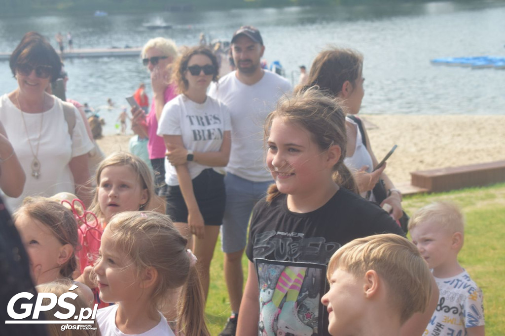 Festiwal baniek mydlanych i Holi nad jeziorem