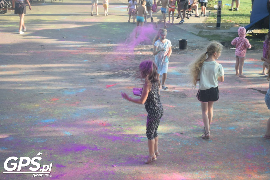 Festiwal baniek mydlanych i Holi nad jeziorem
