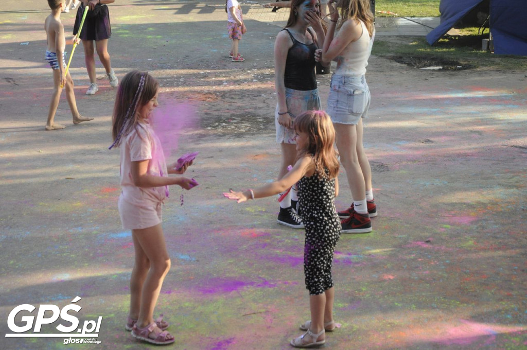 Festiwal baniek mydlanych i Holi nad jeziorem