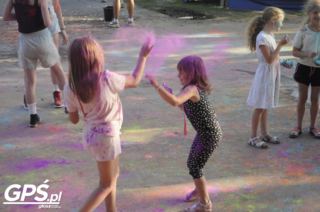 Festiwal baniek mydlanych i Holi nad jeziorem