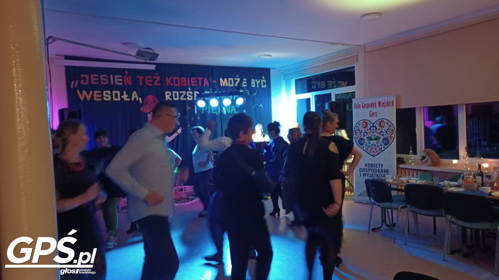 Jesień też kobieta - może być wesoła, rozśpiewana i piękna