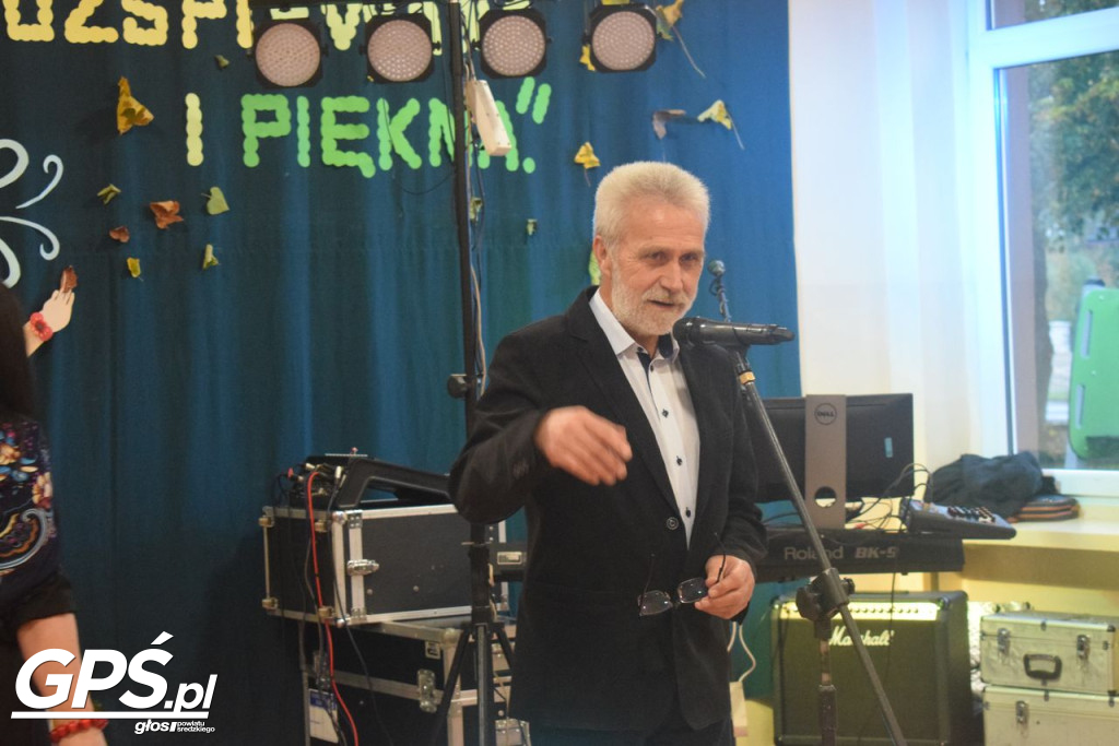 Jesień też kobieta - może być wesoła, rozśpiewana i piękna
