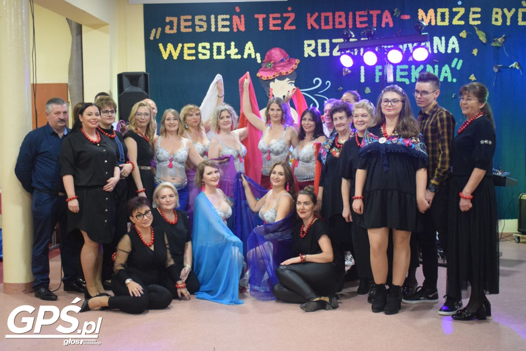 Jesień też kobieta - może być wesoła, rozśpiewana i piękna