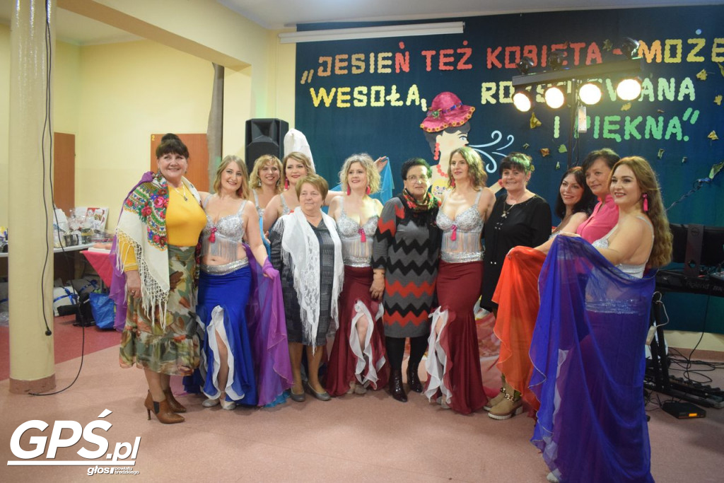 Jesień też kobieta - może być wesoła, rozśpiewana i piękna
