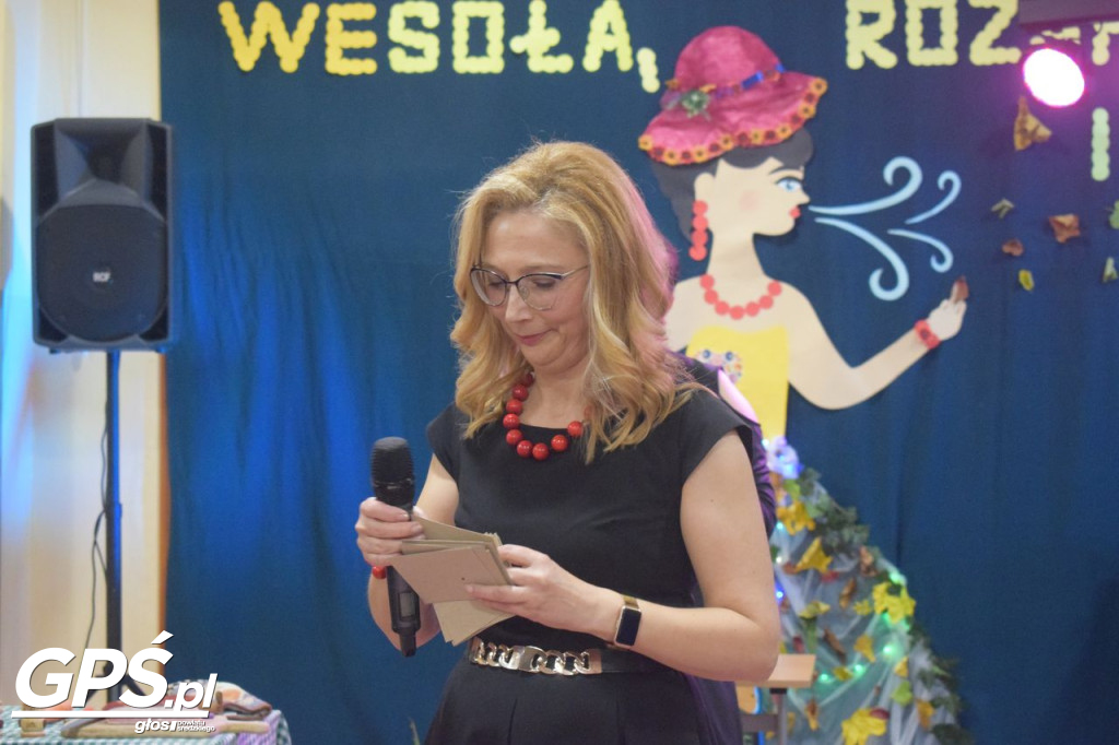 Jesień też kobieta - może być wesoła, rozśpiewana i piękna