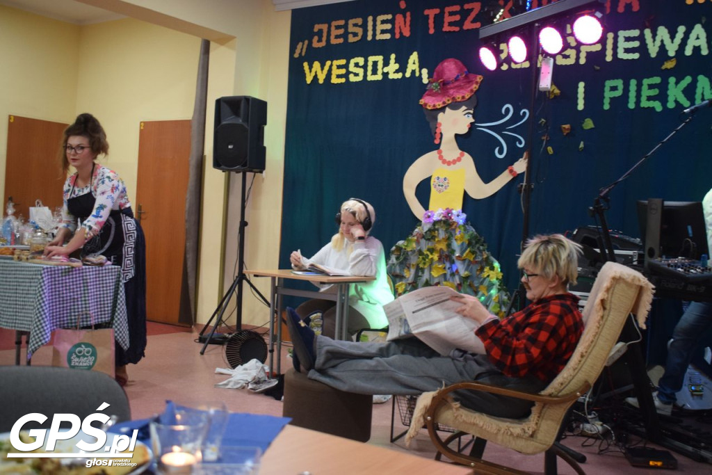 Jesień też kobieta - może być wesoła, rozśpiewana i piękna