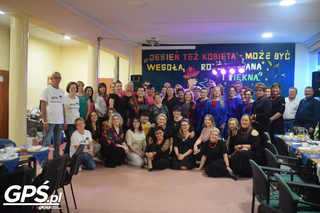 Jesień też kobieta - może być wesoła, rozśpiewana i piękna