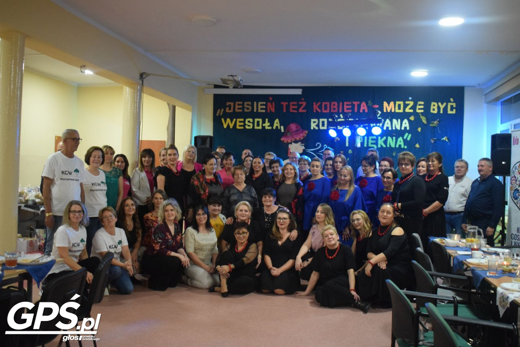 Jesień też kobieta - może być wesoła, rozśpiewana i piękna