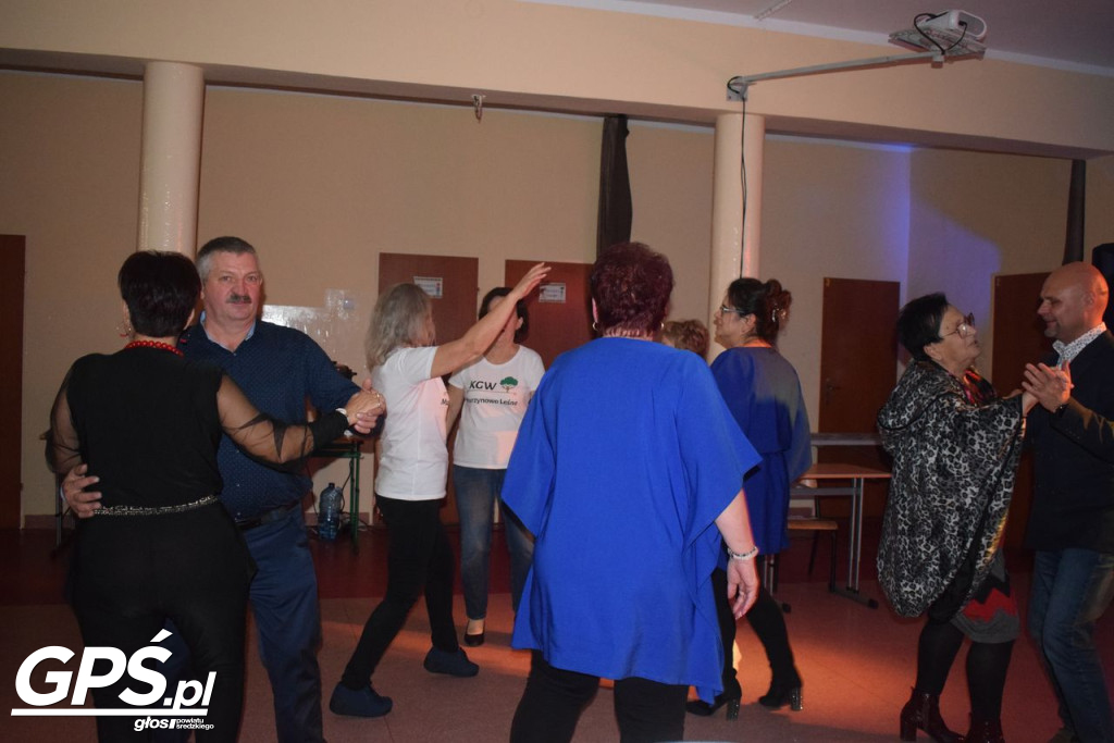 Jesień też kobieta - może być wesoła, rozśpiewana i piękna