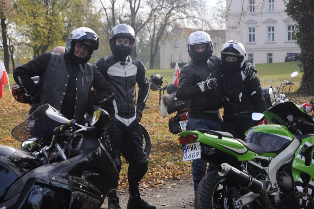 Motocykle w Miłosławiu. Parada 11 listopada