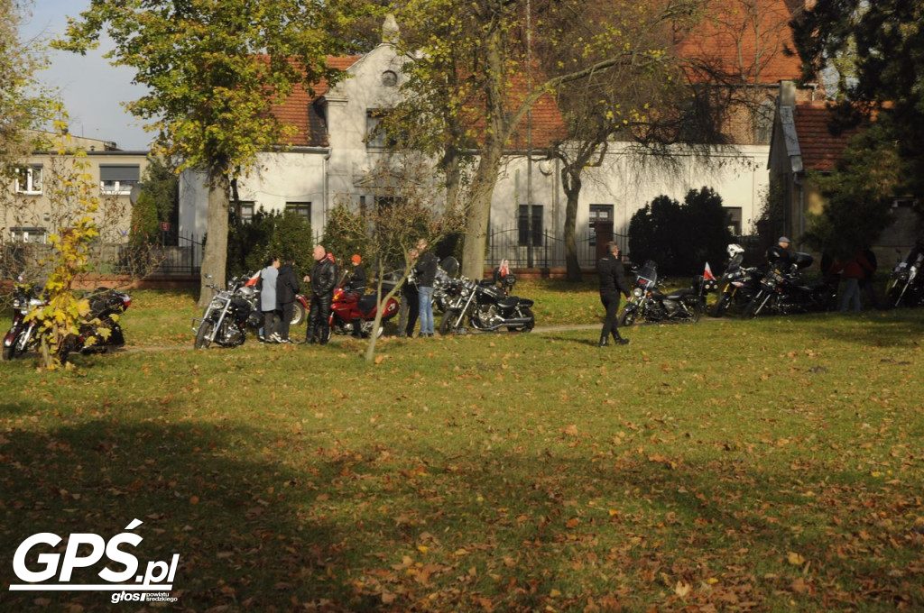 Motocykle w Miłosławiu. Parada 11 listopada