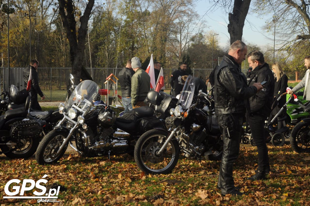 Motocykle w Miłosławiu. Parada 11 listopada