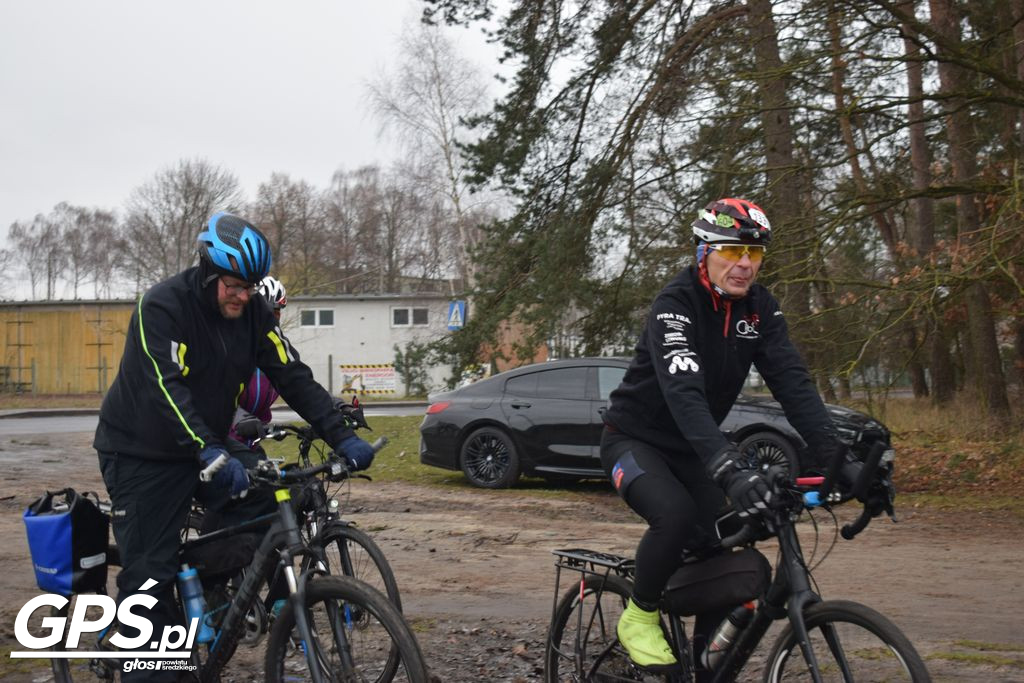 Mecz Kawalerowie-Żonaci i Rowerowy Nowy Rok