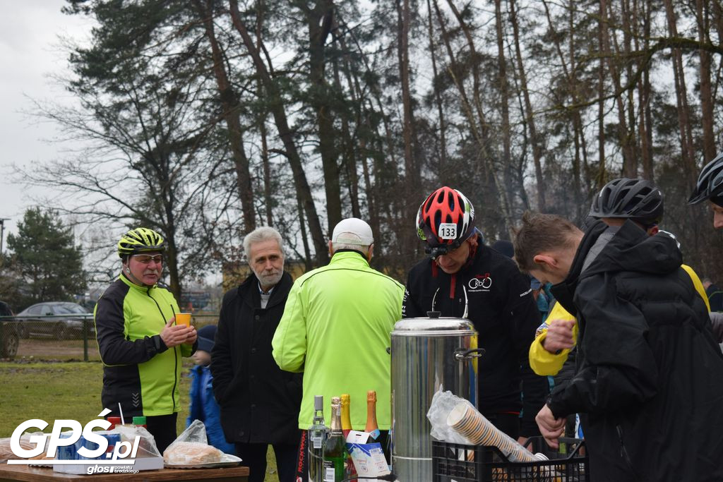 Mecz Kawalerowie-Żonaci i Rowerowy Nowy Rok