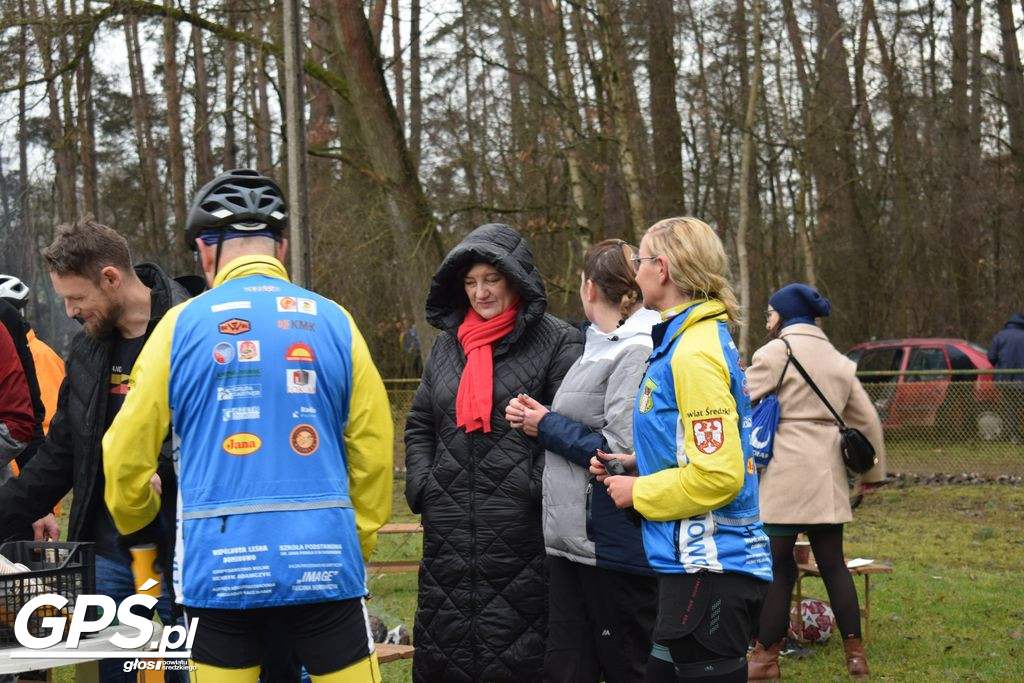 Mecz Kawalerowie-Żonaci i Rowerowy Nowy Rok