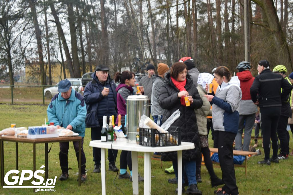 Mecz Kawalerowie-Żonaci i Rowerowy Nowy Rok