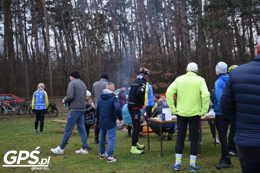 Mecz Kawalerowie-Żonaci i Rowerowy Nowy Rok