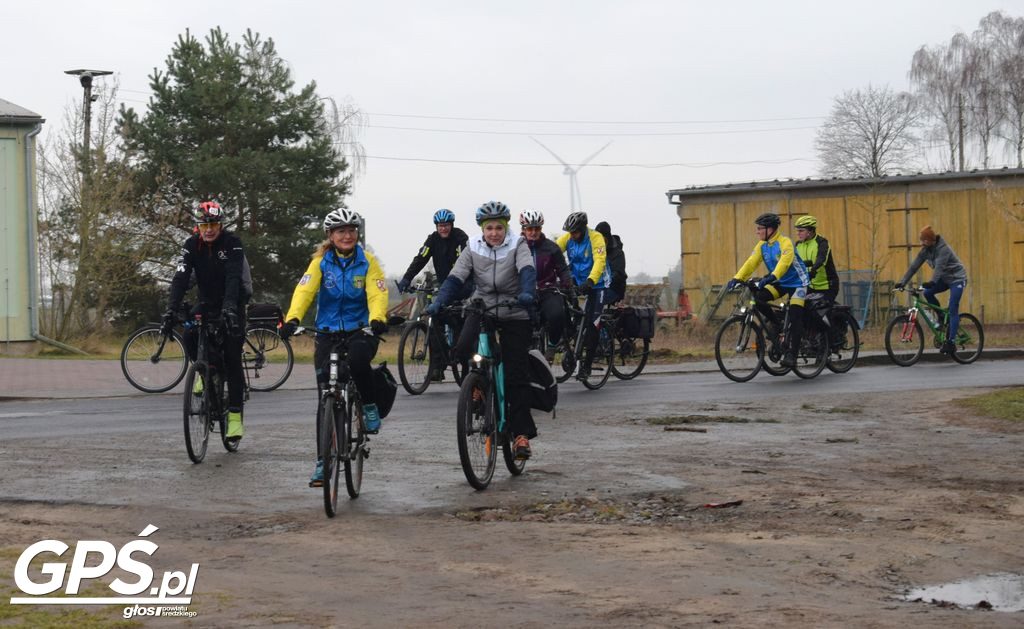 Mecz Kawalerowie-Żonaci i Rowerowy Nowy Rok