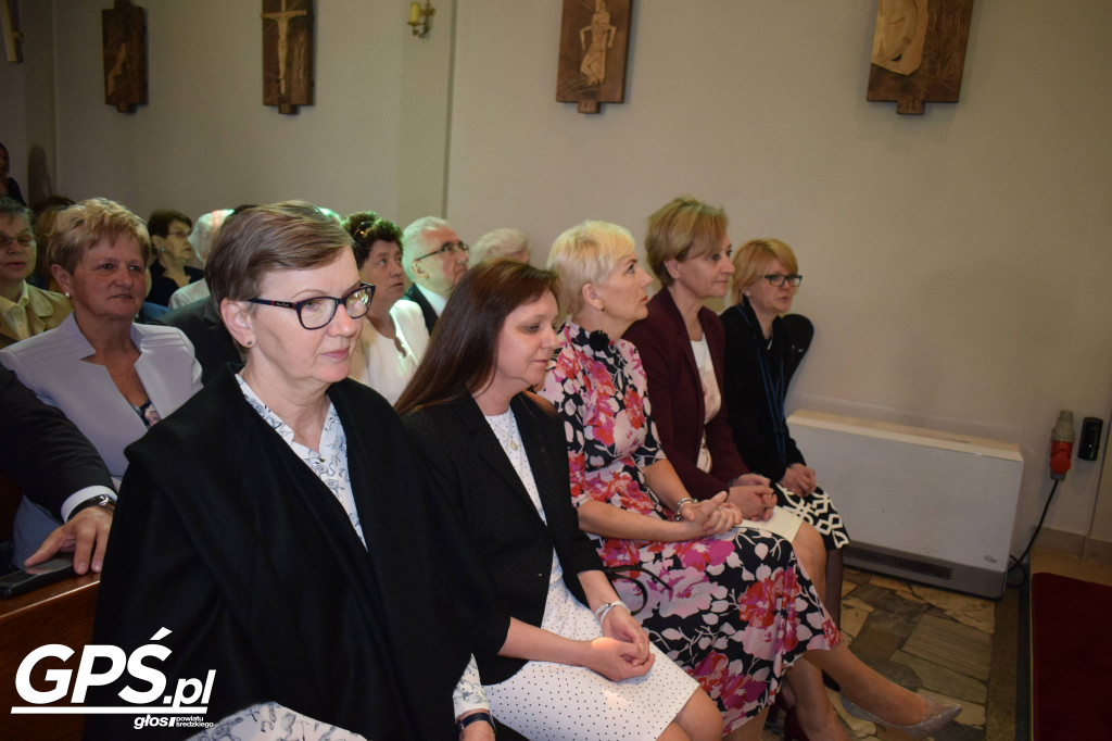 Odsłonięcie ławeczki księdza Wojciecha Raczkowskiego