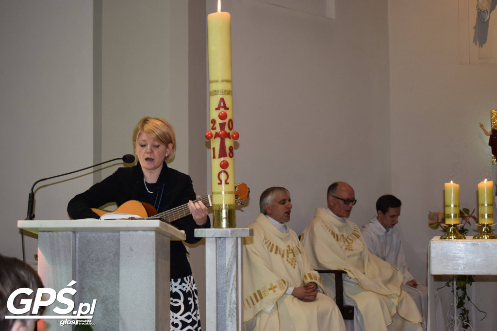 Odsłonięcie ławeczki księdza Wojciecha Raczkowskiego