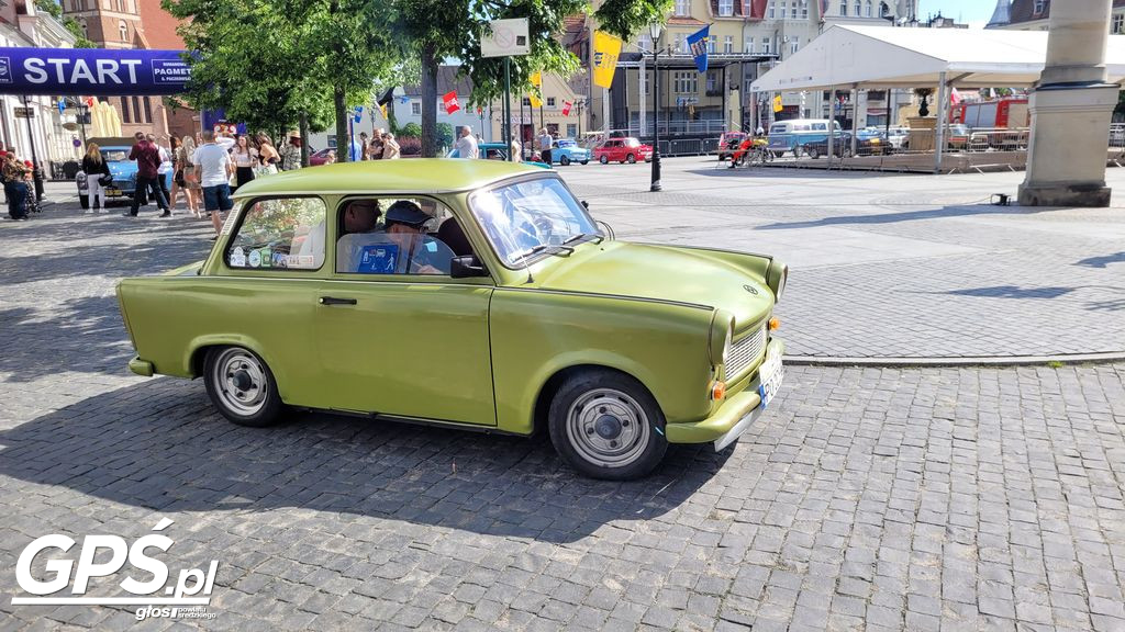 X Rajd Pojazdów Zabytkowych po drogach powiatu średzkiego