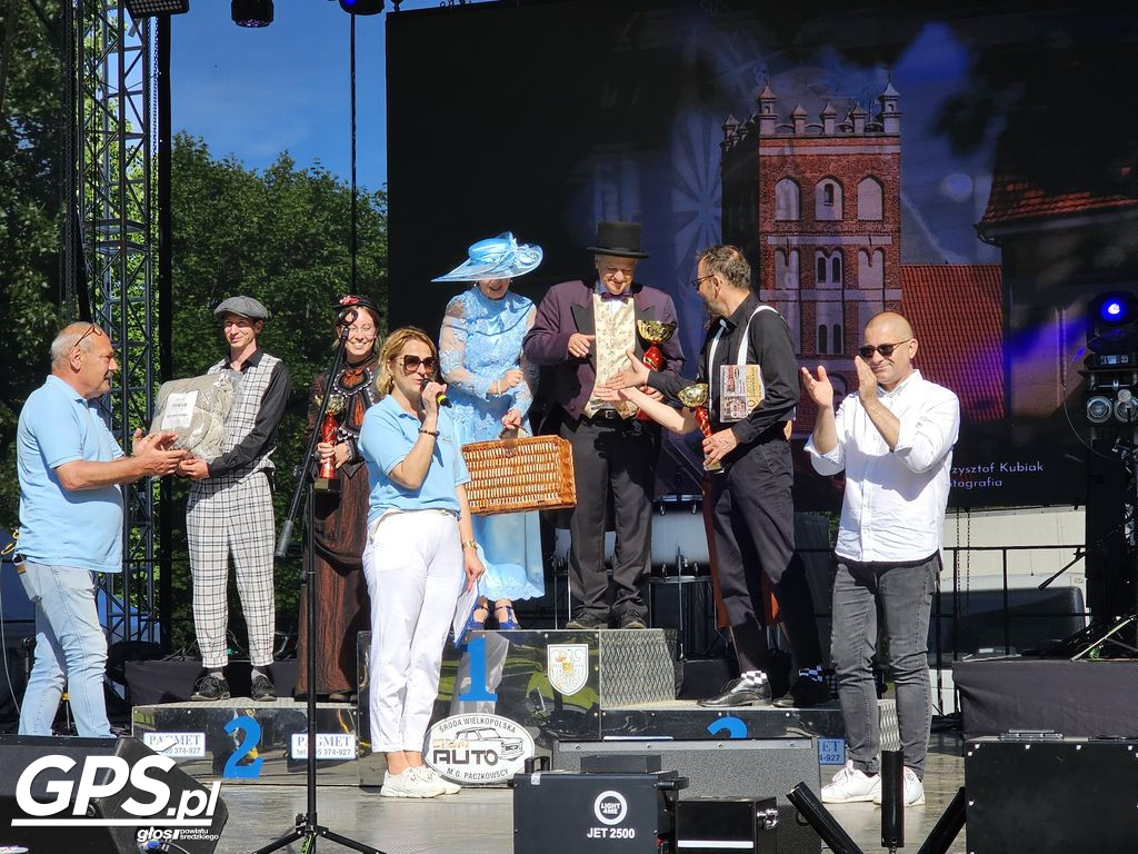 X Rajd Pojazdów Zabytkowych po drogach powiatu średzkiego