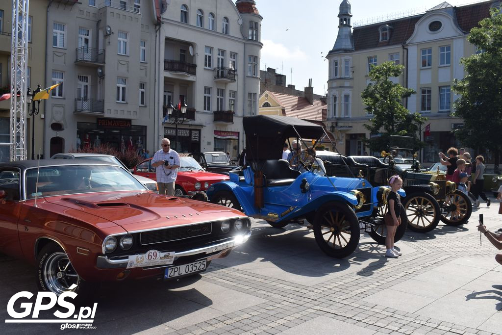 X Rajd Pojazdów Zabytkowych po drogach powiatu średzkiego