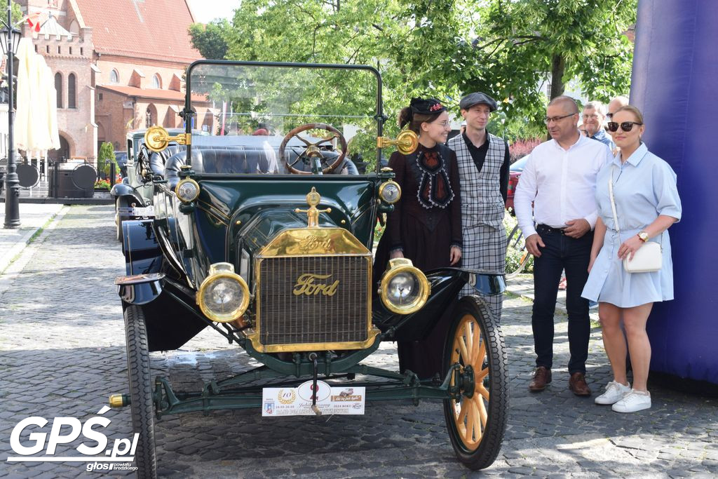 X Rajd Pojazdów Zabytkowych po drogach powiatu średzkiego