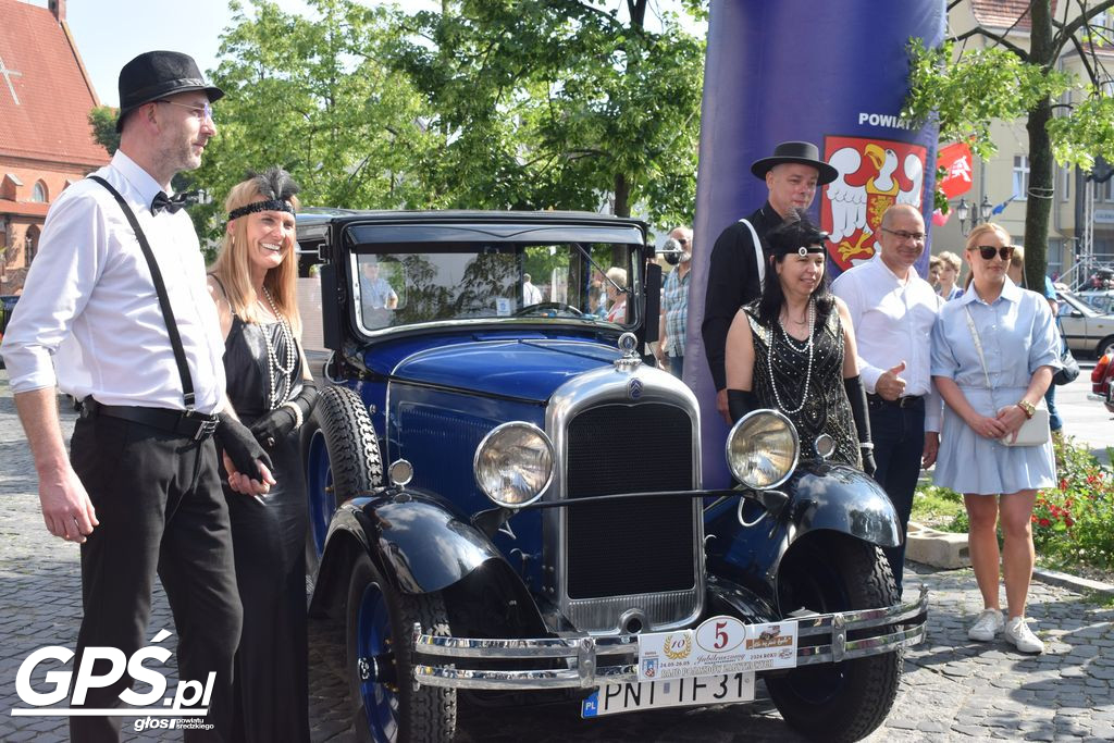 X Rajd Pojazdów Zabytkowych po drogach powiatu średzkiego
