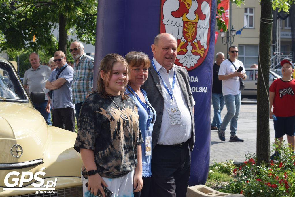X Rajd Pojazdów Zabytkowych po drogach powiatu średzkiego