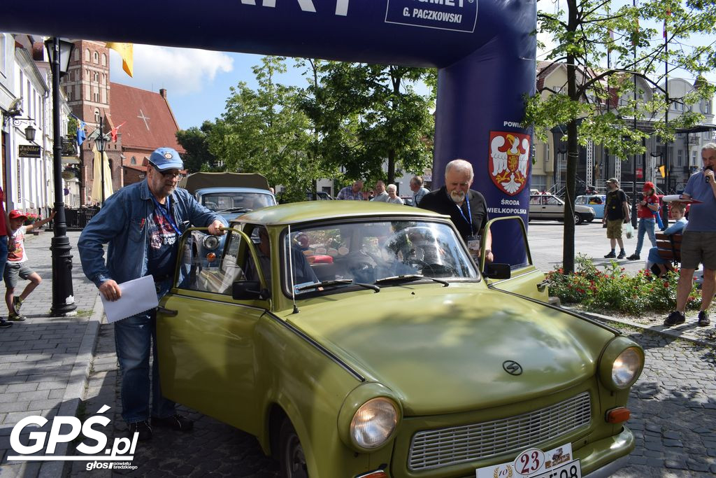 X Rajd Pojazdów Zabytkowych po drogach powiatu średzkiego
