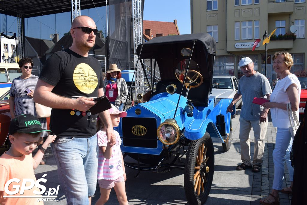 X Rajd Pojazdów Zabytkowych po drogach powiatu średzkiego