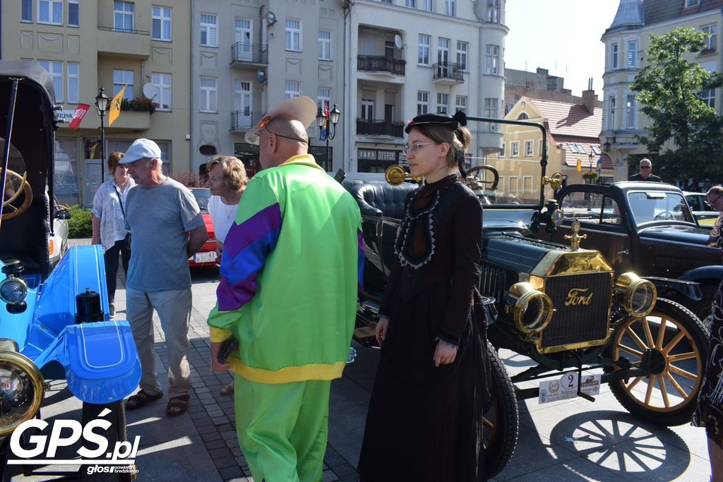 X Rajd Pojazdów Zabytkowych po drogach powiatu średzkiego