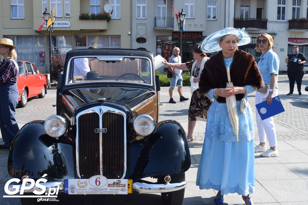 X Rajd Pojazdów Zabytkowych po drogach powiatu średzkiego
