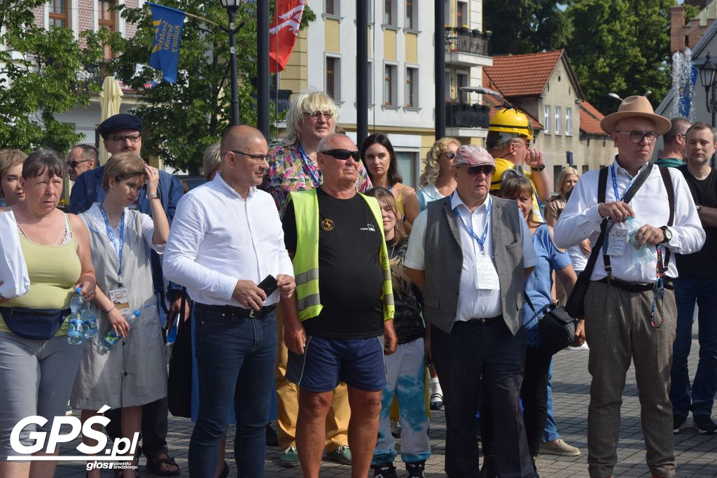 X Rajd Pojazdów Zabytkowych po drogach powiatu średzkiego