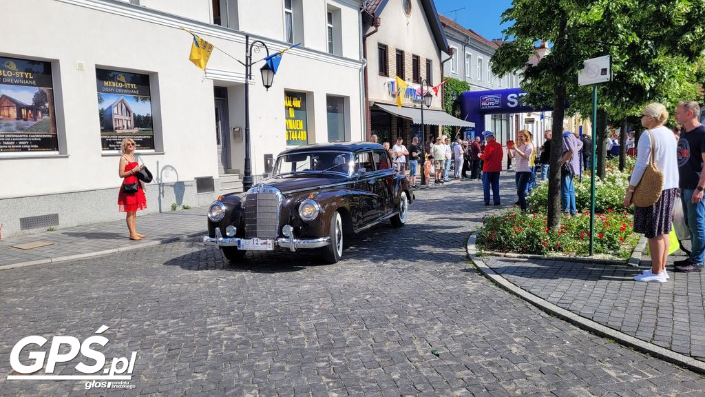X Rajd Pojazdów Zabytkowych po drogach powiatu średzkiego