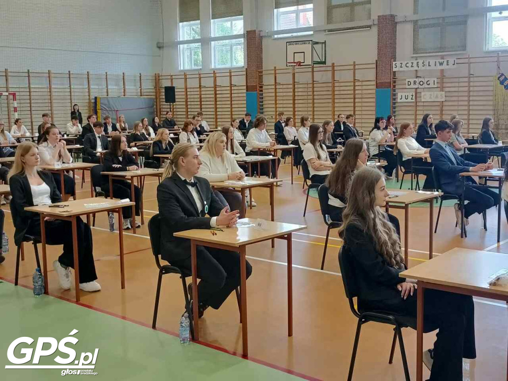 Egzaminy maturalne (dzień 1)